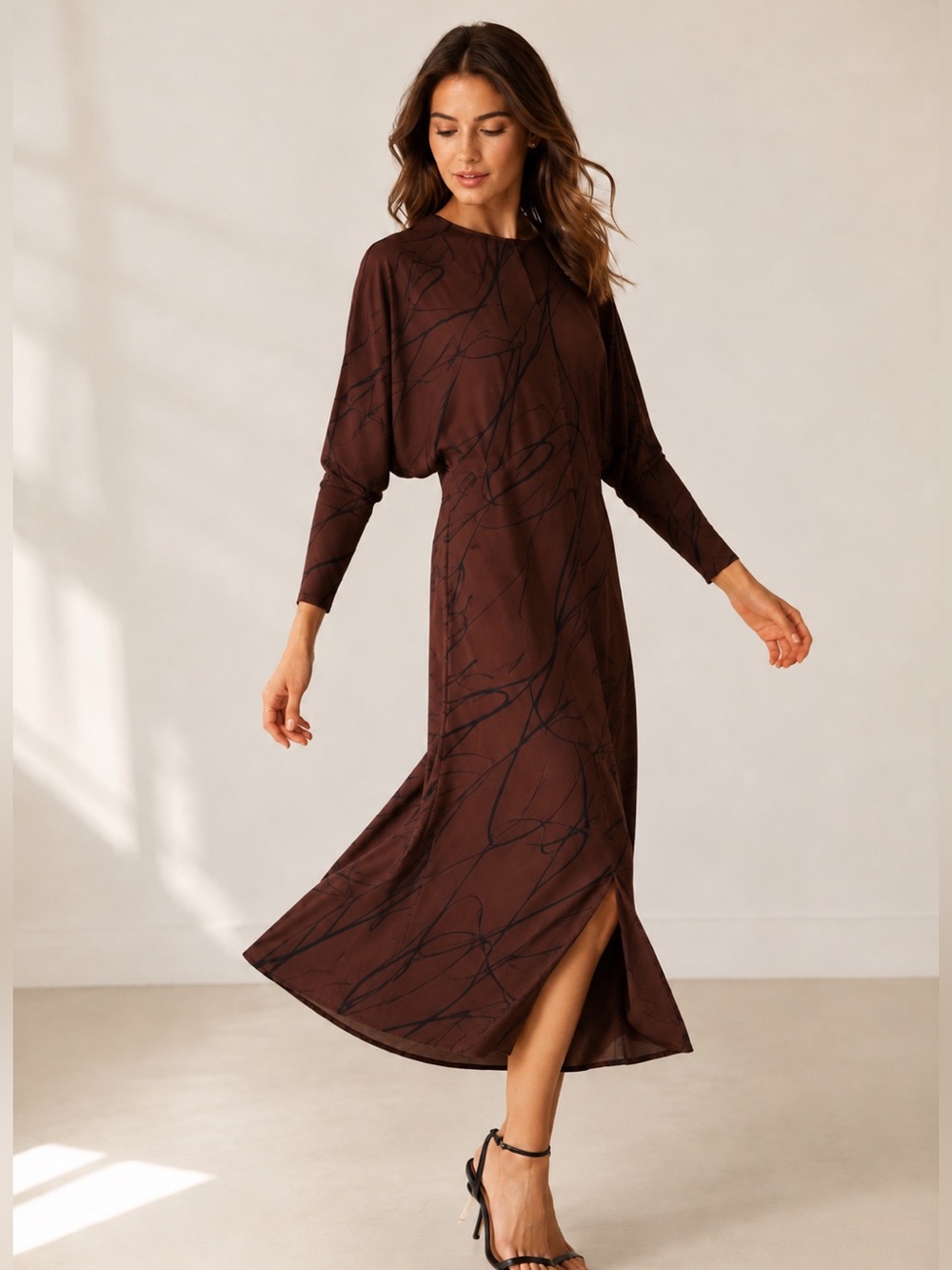 Tuckernuck Twombly Bex Midi Dress Brown
Abstract Dolman Sleeve XS